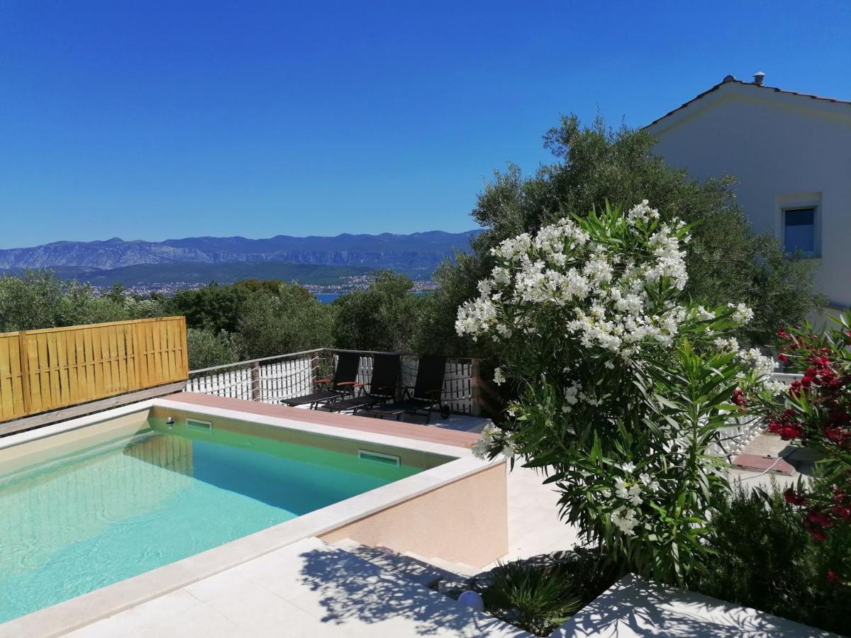 Seaview Anita With Two And Private Pool *