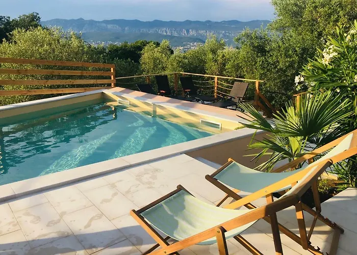 Seaview Villa Anita With Two Apartments And Private Pool
