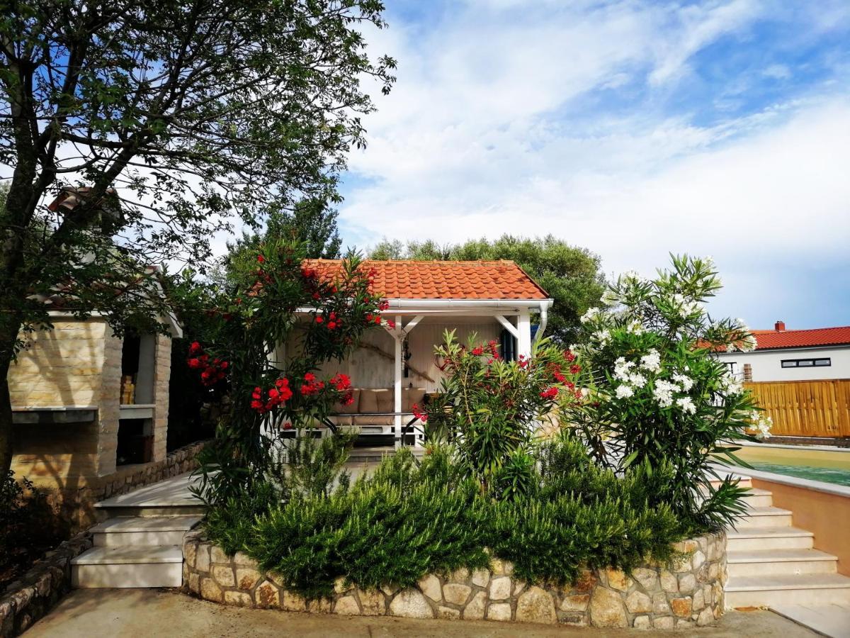 Seaview Anita With Two And Private Pool *