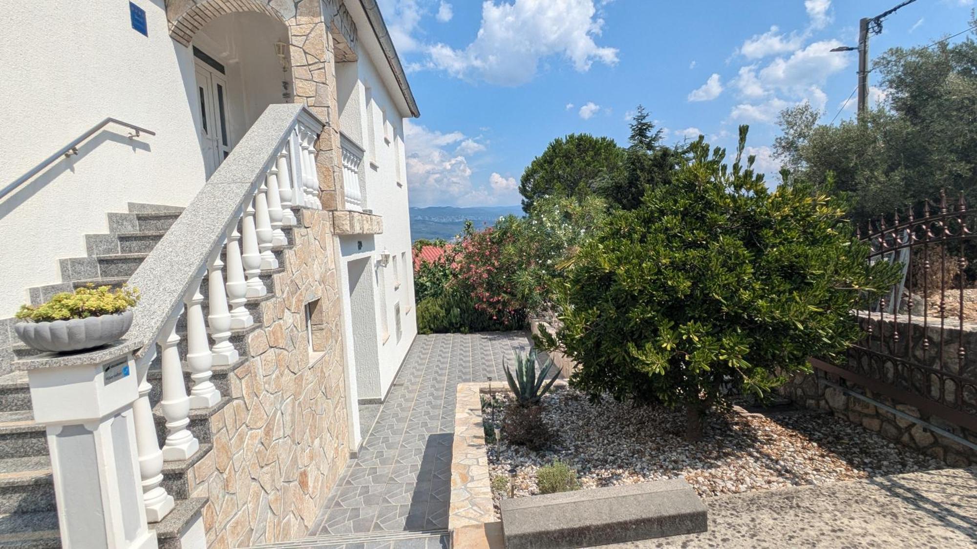 Seaview Anita With Two And Private Pool Villa *